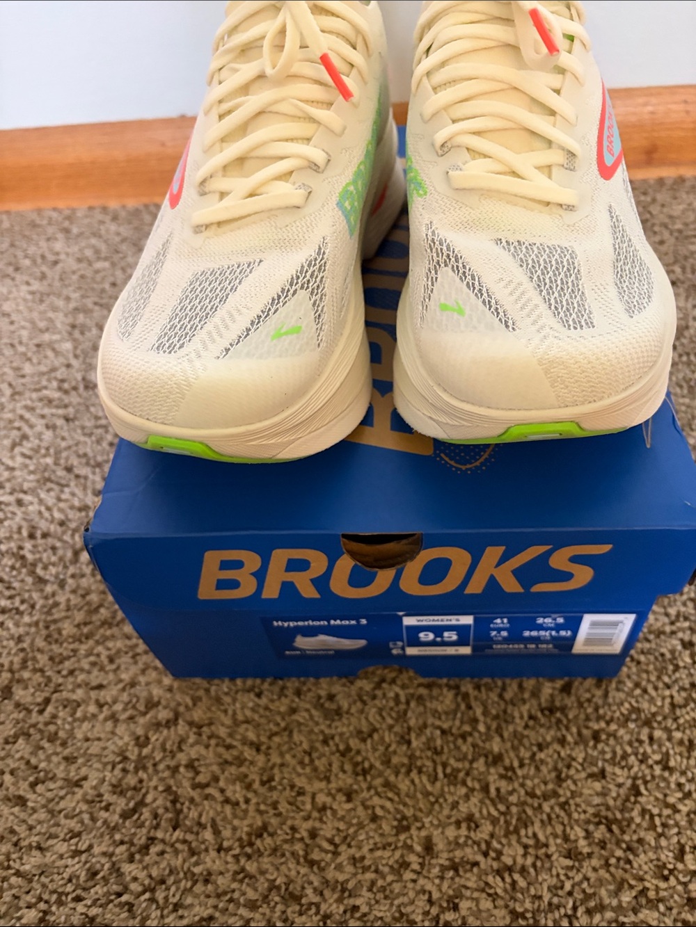 Brooks Hyperion Max 3-Women's size 9.5-Coconut-Green Gecko-Pink Clay - Picture 4 of 16